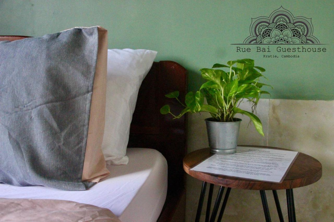 Rue Bai Guesthouse Kratié Esterno foto